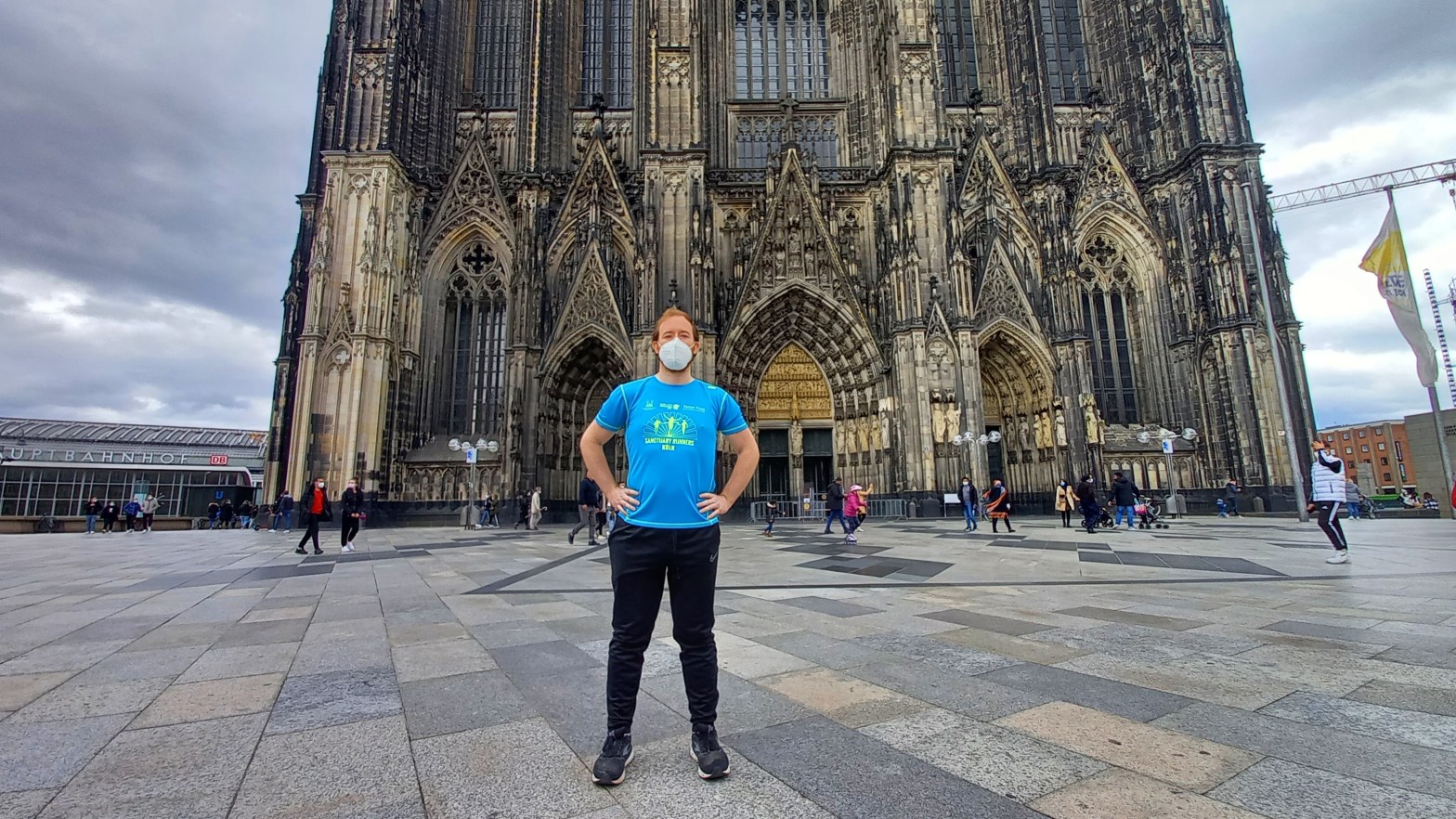 Cologne Celtics chairman Oisín O'Mahoney in front of the Kölner Dom
